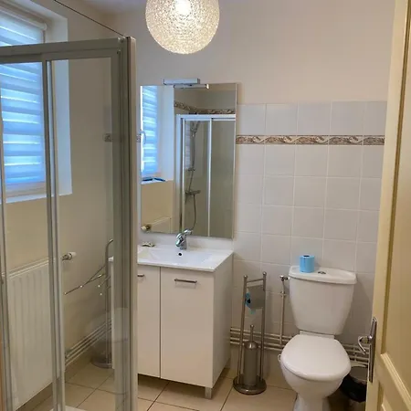 Дом отдыха Maison De Ferme Paisible Avec Vue Sur Vallee Et Terrasse - Fr-1-489-385 *