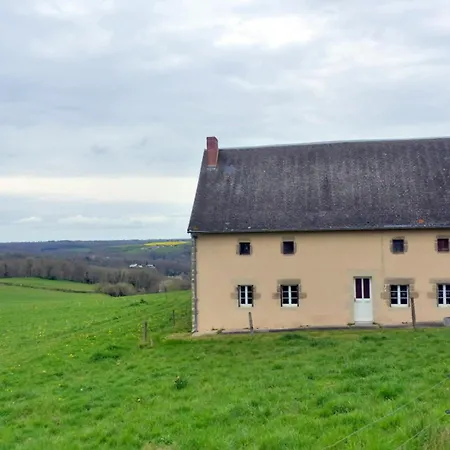 Дом отдыха Maison De Ferme Paisible Avec Vue Sur Vallee Et Terrasse - Fr-1-489-385